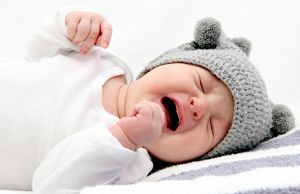 علل و درمان کولیک (قولنج) و گریه مداوم نوزادان
